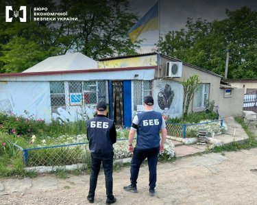 Фото 2 — БЕБ викрило масштабну схему експорту агропродукції без сплати податків: арештували зерна на 65 мільйонів (ВІДЕО)