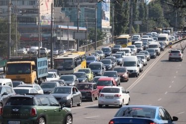 Фото 6 — В Киеве столкнулись Chevrolet и Skoda, четверо погибших (ФОТО, ВИДЕО)