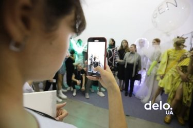 Фото 5 — Свежая мода: дерзкие идеи молодых на показах UFW для тех, кто любит эксперименты (ФОТО)