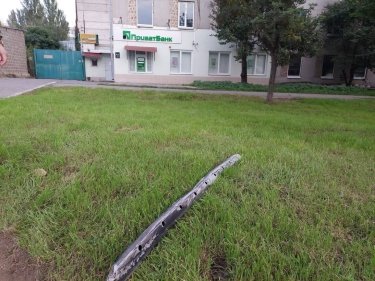 Фото 12 — В Николаеве в результате обстрела остановки транспорта погибли 3 и ранены 12 человек (ФОТО)