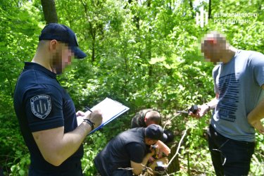 Фото 3 — В нацпарку "Куяльницький" навесні вирубили дерев на 80 мільйонів: підозру отримав директор лісгоспу (ФОТО)