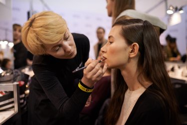 Фото 20 — Ukrainian Fashion Week в разгаре: закулисье, шоу-румы, Андре Тан и Подолян (фото)