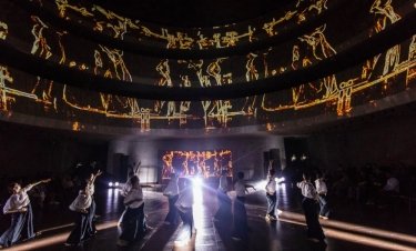 Фото 21 — Мультимедийный ритуал: "Шлях до..." Троицкого вписался в пространство Украинского дома