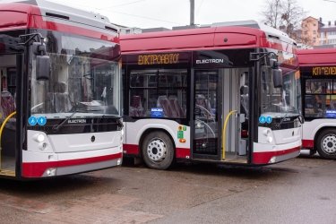 Фото 2 — Івано-Франківськ отримав перші чотири тролейбуси з автономним ходом (ФОТО)