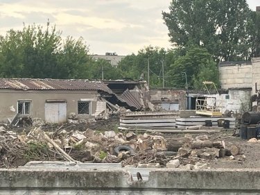 Фото 3 — Россияне применили кассетные боеприпасы по Гродовской общине, в Торецке обстреляли школу - Донецкая ОВА