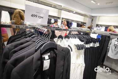 Фото 51 — Первый пошел: как флагманский магазин H&M в Lavina Mall открывали — фото