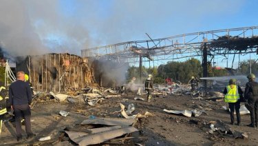 Фото 2 — Росіяни вже вшосте атакували АЗС "Укрнафти" у Києві (ФОТО)