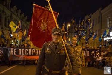 Фото 2 — Крещатик зажегся тысячами факелов: Как прошел Марш к 75-й годовщине УПА