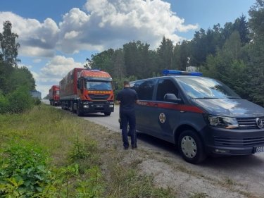 Фото 4 — Украина отправила Литве первые 38 тонн колючей проволоки для усиления границы с Беларусью