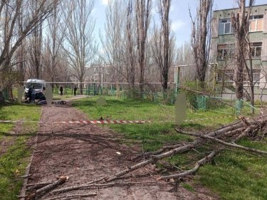 Фото 3 — Россияне обстреляли Херсон: два человека погибли