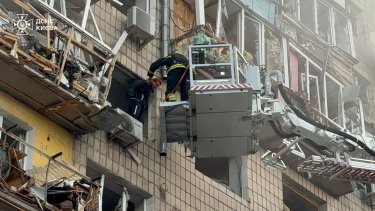 Фото 10 — Атака на Киев: есть попадания в жилые дома, 14 погибших и более 100 пострадавших (ФОТО)