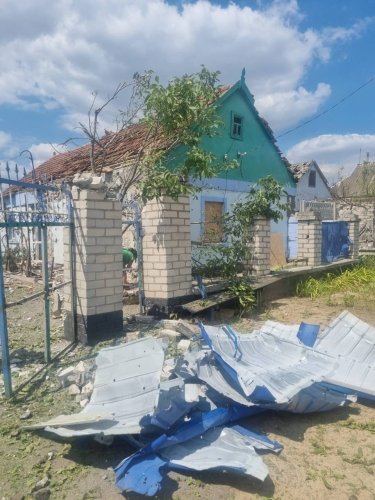 Фото 3 — Российские войска обстреляли село под Херсоном: есть погибший
