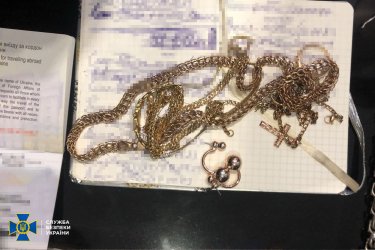 Фото 10 — В Житомирской области задержали восемь членов банды рэкетиров: "попались" из-за угроз военному (ФОТО, ВИДЕО)