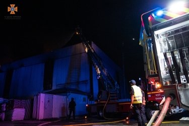 Фото 20 — В Тернополе сгорел завод по производству пенопласта (ФОТО, ВИДЕО)