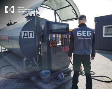Фото 2 — На Київщині ліквідували мережу АЗС з нелегальним пальним: де заправляли фальсифікатом
