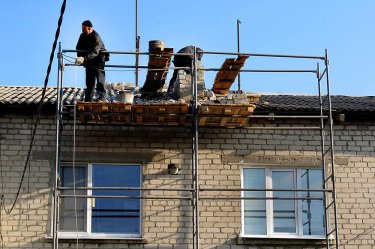Фото 2 — "Наш Дом Волноваха": как удается ремонтировать дома в городе рядом с линией фронта