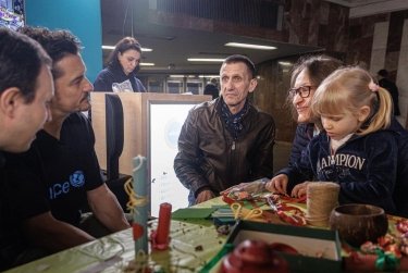 Фото 3 — В Украину приехал посол доброй воли ООН, актер Орландо Блум (ФОТО)