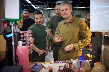 Фото 16 — Зеленський на Донеччині відвідав підрозділ ІПСО (ФОТО)