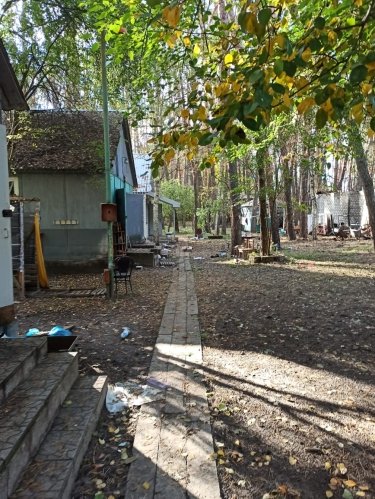 Фото 7 — На деоккупированном левобережье Оскола нашли останки жестоко убитых гражданских, скованных наручниками (ФОТО 18+)