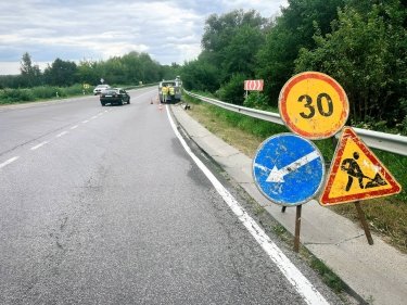 Фото 6 — На дорогах Івано-Франківщини триває ремонт: які роботи ведуться