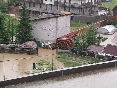 Фото 3 — Наводнение в Западной Украине: подтопленными остаются 70 населенных пунктов