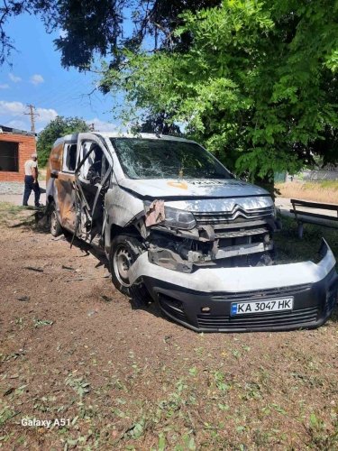 Фото 2 — "Укрпошта" під обстрілами: пошкоджено відділення в Одесі та пересувний офіс на Нікопольщині