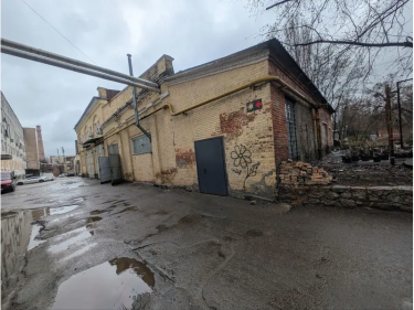 Фото 2 — Київський автомобільний ремонтний завод продали на аукціоні  втричі дорожче стартової ціни: хто переможець