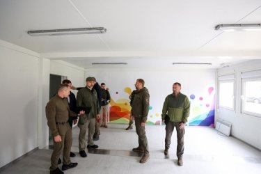 Фото 2 — У Чернігівській області встановлюють три модульні містечка