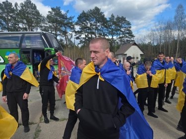 Фото 5 — Из плена РФ возвращаются 193 украинца – состоялся очередной обмен