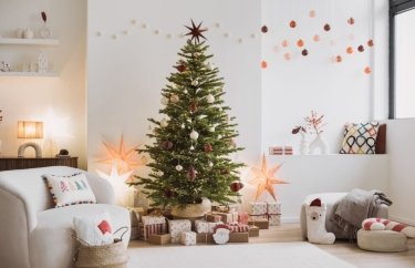 Фото 4 — Елка как с картинки: пошаговый гайд по украшению, сочетанию цветов и выбору игрушек