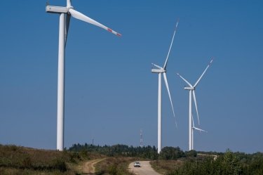 Фото 4 — На Львівщині вже пів року працює найбільша на заході України вітрова електростанція (ФОТО)