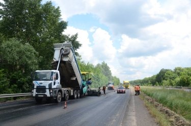 Фото 7 — В Україні триває ремонт автошляхів: відновлено понад 18 млн кв. м покриття