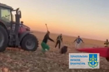 Фото 2 — "Континентал" уволил шестерых работников из-за скандала с шокирующим издевательством над кабанами