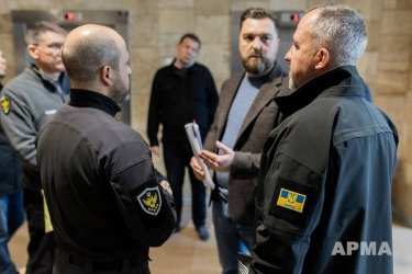 Фото 7 — Будинок профспілок на Майдані Незалежності офіційно передали управителю: підписано документ (ФОТО)