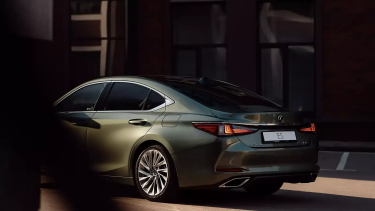 Фото 3 — Lexus ES як універсальний преміальний седан для міста, бізнесу та щоденного використання