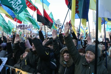 Фото 7 — Организаторы митинга на Майдане собрали 3% людей от запланированного (ФОТО)