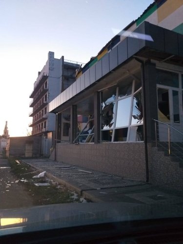 Фото 6 — Оккупанты нанесли удар по больнице и домам в Очакове