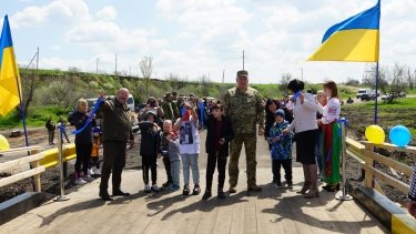 Фото 10 — На Херсонщині та Миколаївщині відновили ще три мости, постраждалих через війну (ФОТО)