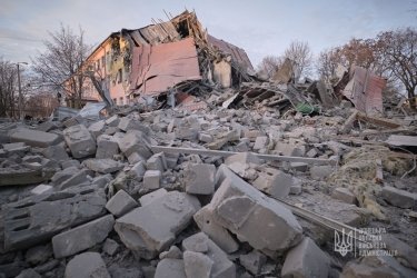 Фото 6 — Оккупанты обстреляли Часов Яр, Курахово и Краматорск: в последнем разрушена школа (ФОТО)