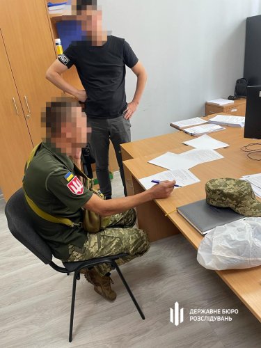 Фото 7 — Взрывы в Шевченковском суде Киева: сообщено о подозрении пяти правоохранителям (ФОТО)