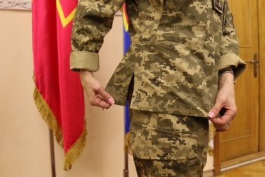 Фото 6 — Міноборони презентувало оновлену літню форму одягу для жінок (ФОТО)