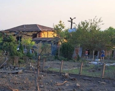 Фото 6 — Россияне нанесли ракетный удар по частному сектору в Днепре: есть пострадавшие, 4 дома уничтожены (ФОТО)