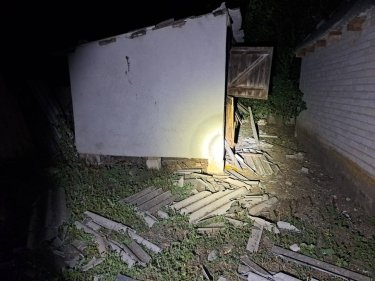 Фото 4 — На Днепропетровщине обломки сбитого беспилотника упали на дом