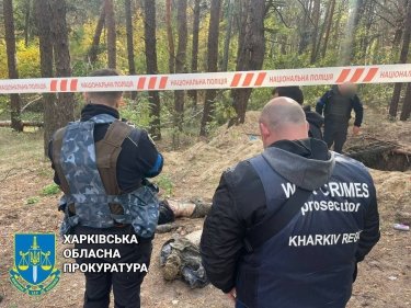 Фото 6 — На деоккупированном левобережье Оскола нашли останки жестоко убитых гражданских, скованных наручниками (ФОТО 18+)