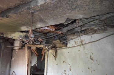 Фото 8 — Війська РФ обстріляли Миколаїв з "Урагану": снаряд "прошив" житловий будинок, є постраждалі