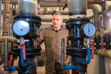 Фото 3 — В Киеве первая многоэтажка получила награду "Энергостойкий дом" (ФОТО)