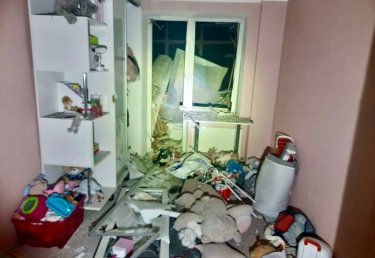 Фото 14 — Новогодние обстрелы: В Херсоне пострадала детская больница, в Никополе повреждено до 20 зданий (ФОТО)