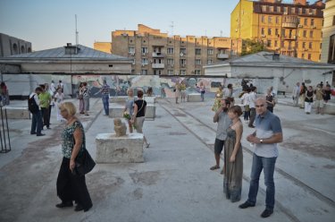 Фото 9 — На Андреевском "Эста Холдинг" устроил очередную арт-выставку на стройплощадке