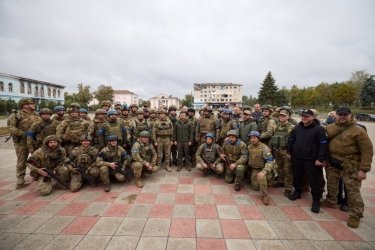 Фото 6 — Зеленський приїхав в деокупований Ізюм