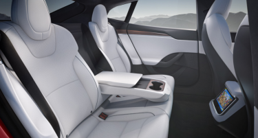Фото 5 — Стеклянная крыша, штурвал вместо руля и доступ к видеоиграм: Tesla обновила дизайн Model S